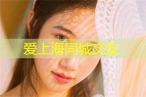 绿叶红花有着令人着迷的魅力